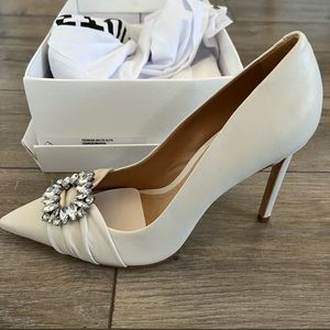 Women’s Schutz Meisha pointed toe pumps, size 7.5